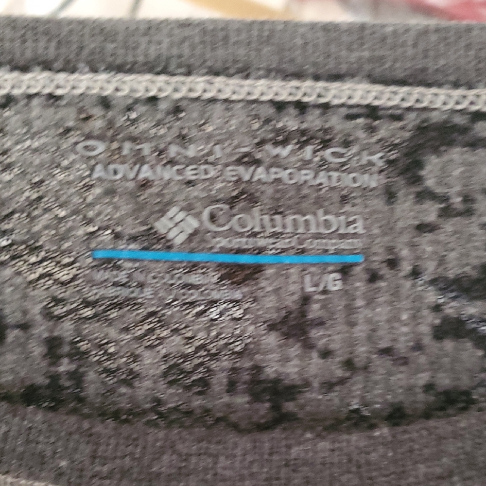 Columbia Omni-Wick Gray Shirt - Picture 2 of 4